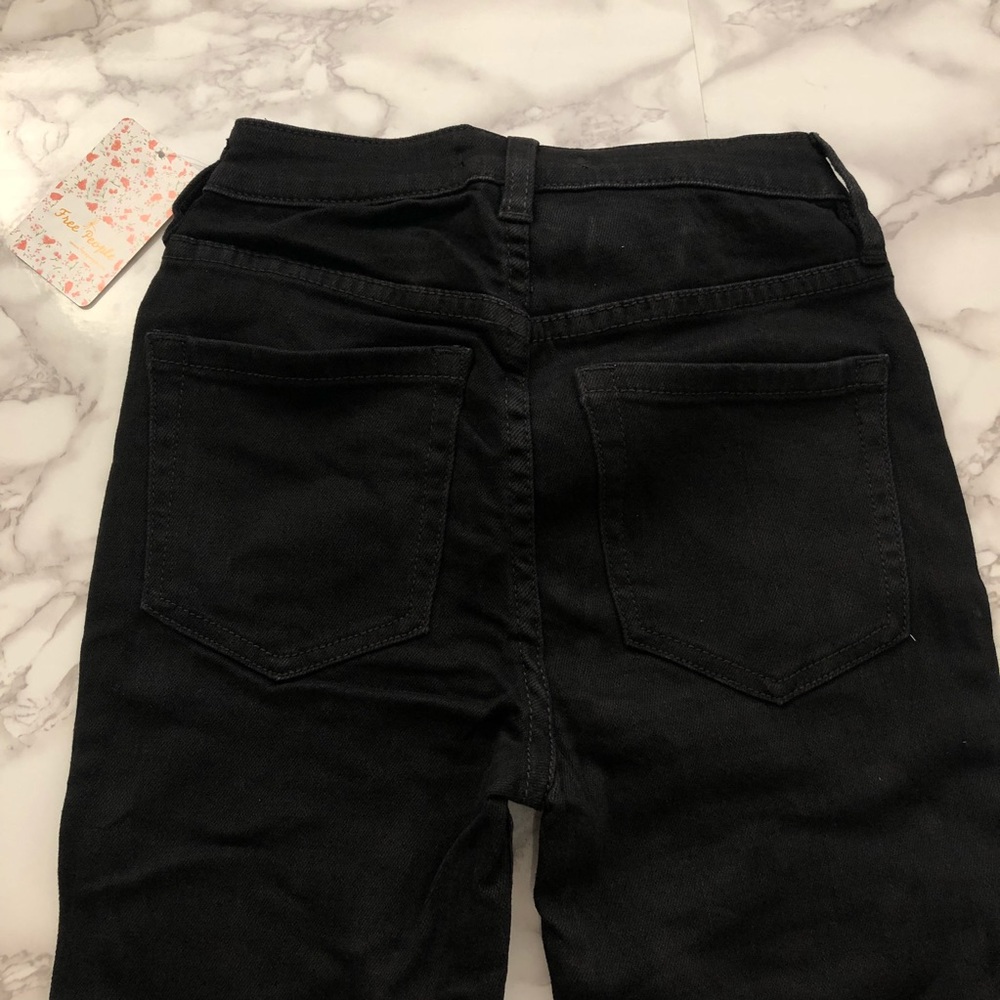 ❌MOVING SALE❌ FREE PEOPLE high raise flare jeans - Picture 7 of 8